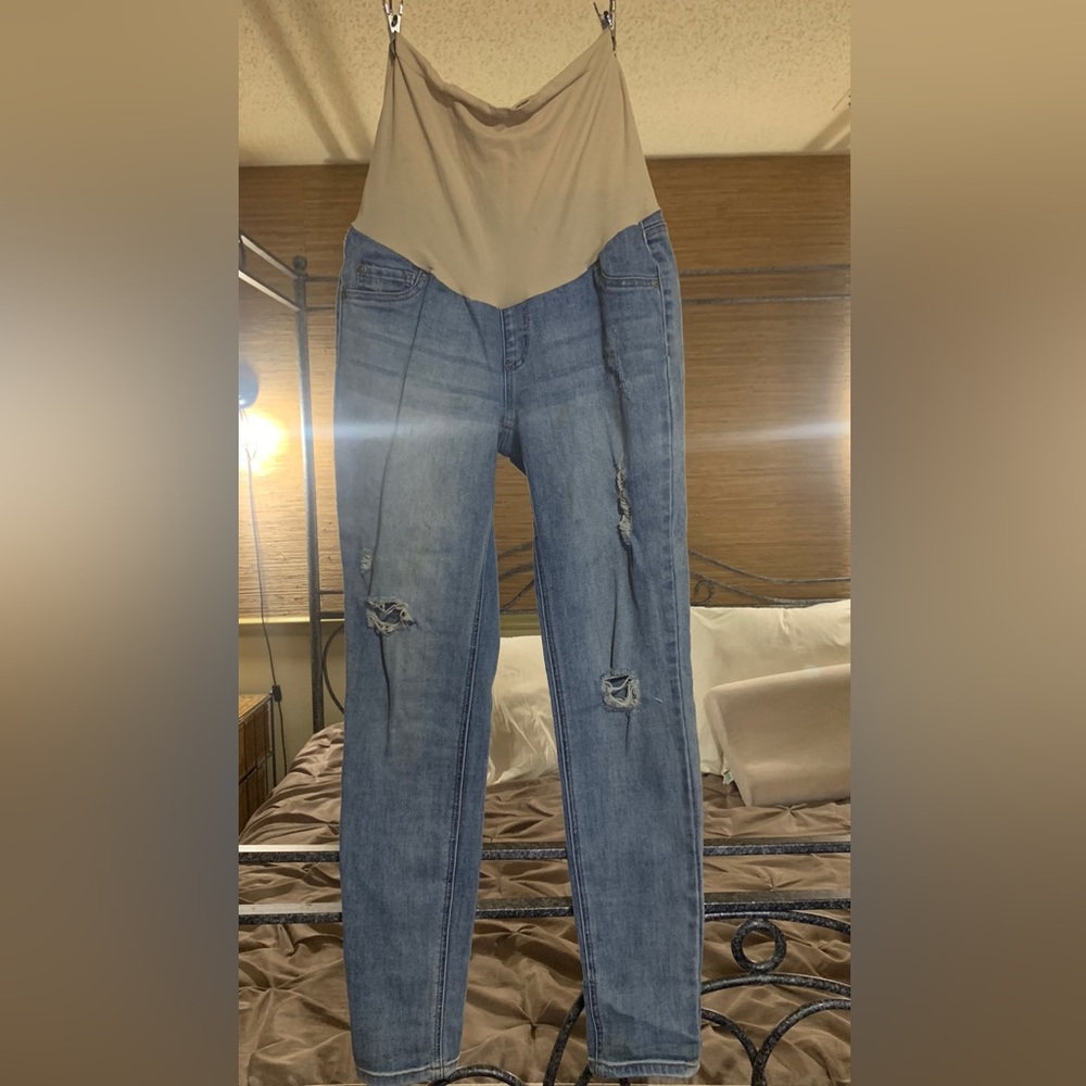 Indigo Blu Maternity Ripped style Jeans- Size Medium.